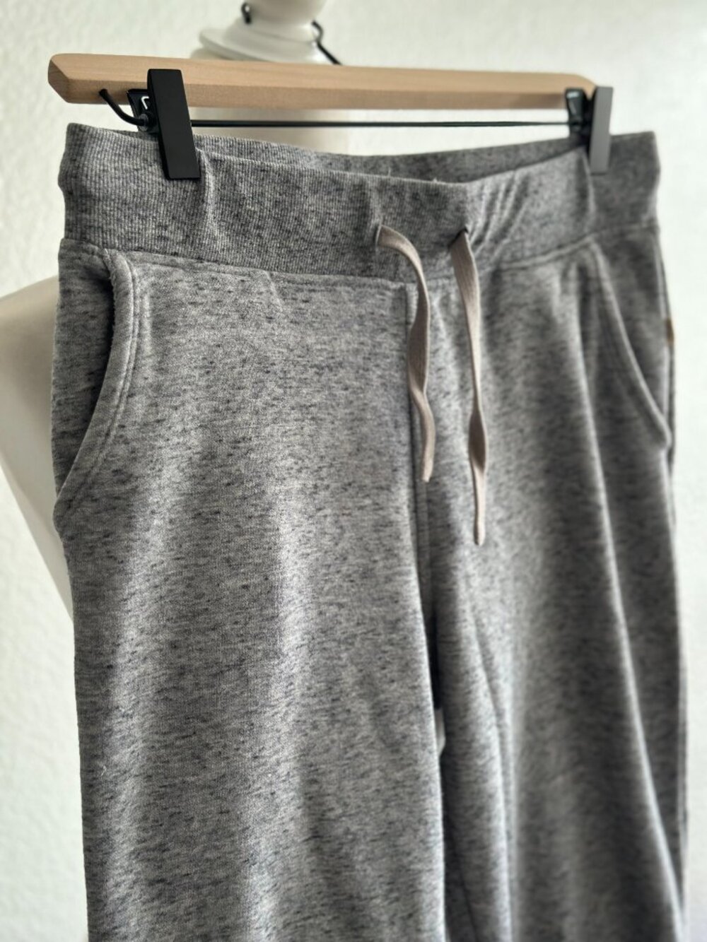 UGG Gray Marled Jogger Sweatpants Small Cozy Fleece Lounge Drawstring Pants - Picture 3 of 8